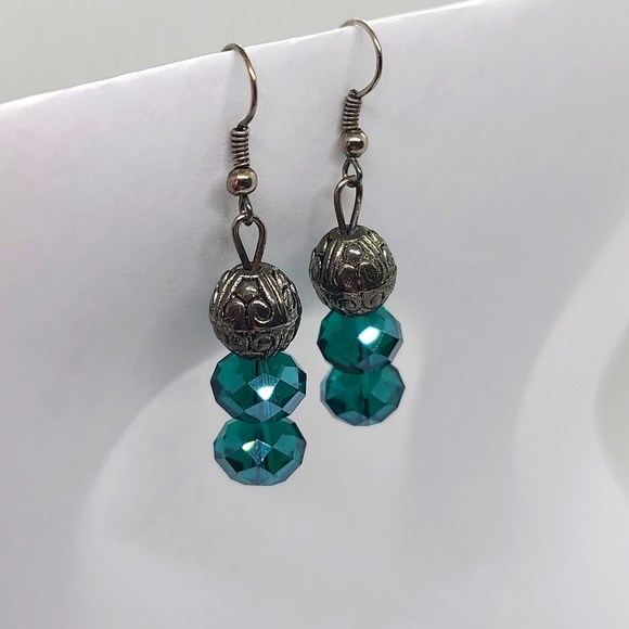 Elegant Silver and Teal Earrings - Picture 1 of 17
